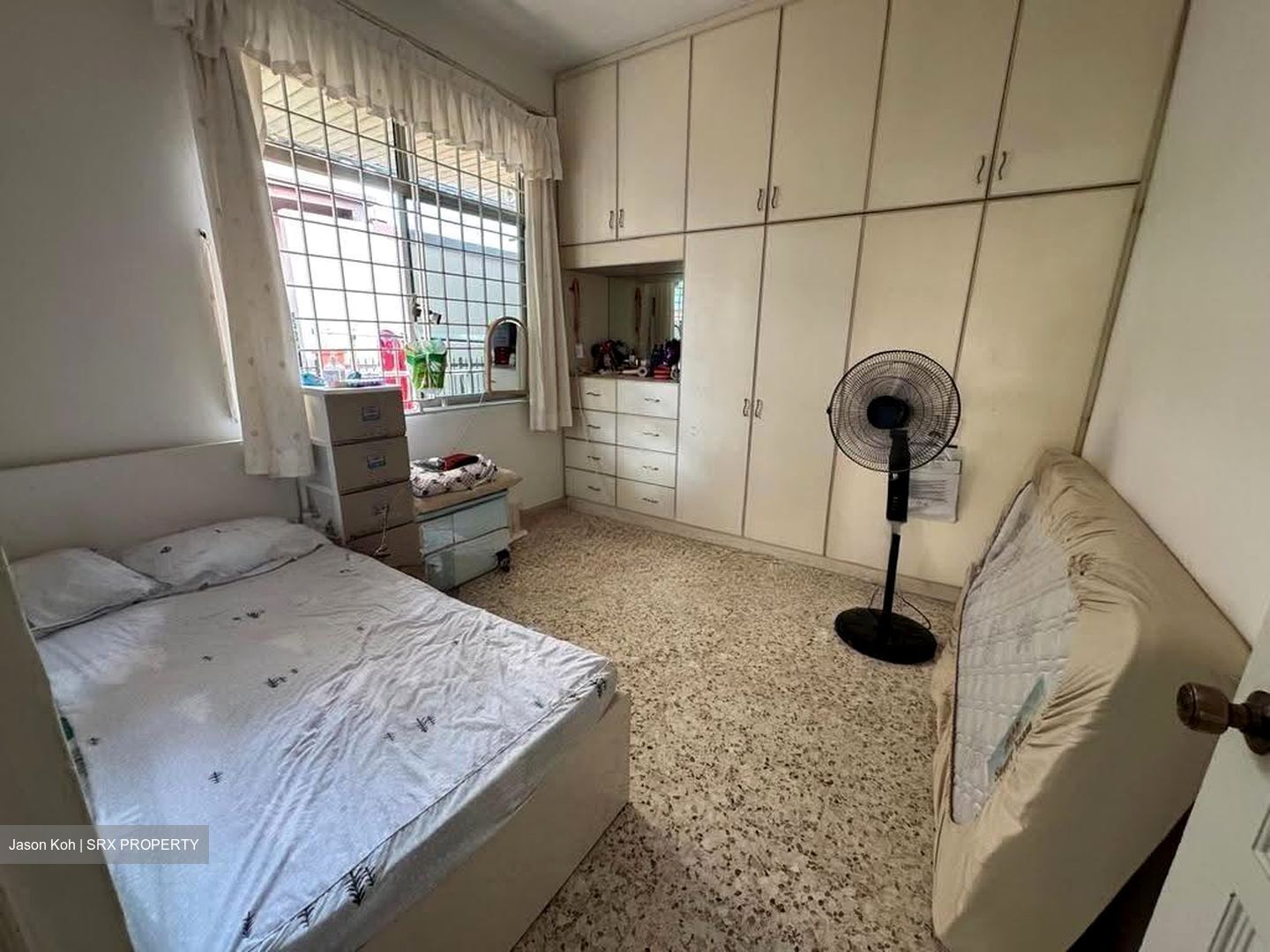 Peakview Estate (D16), Terrace #611126671